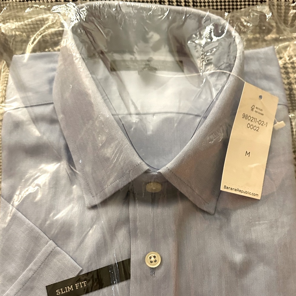 NWT Banana Republic short sleeve Oxford shirt.